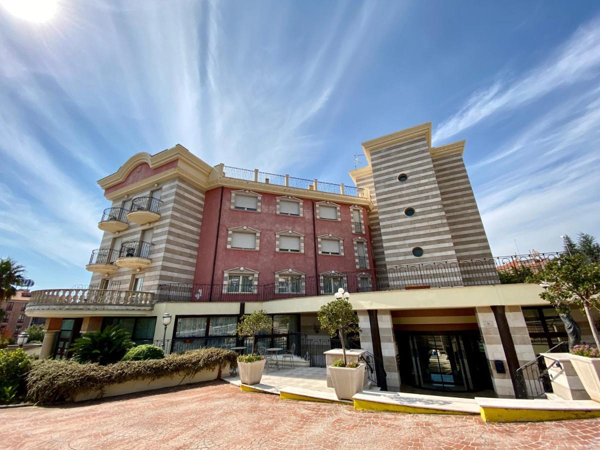 San Giovanni Rotondo Palace - Alihotels Bagian luar foto