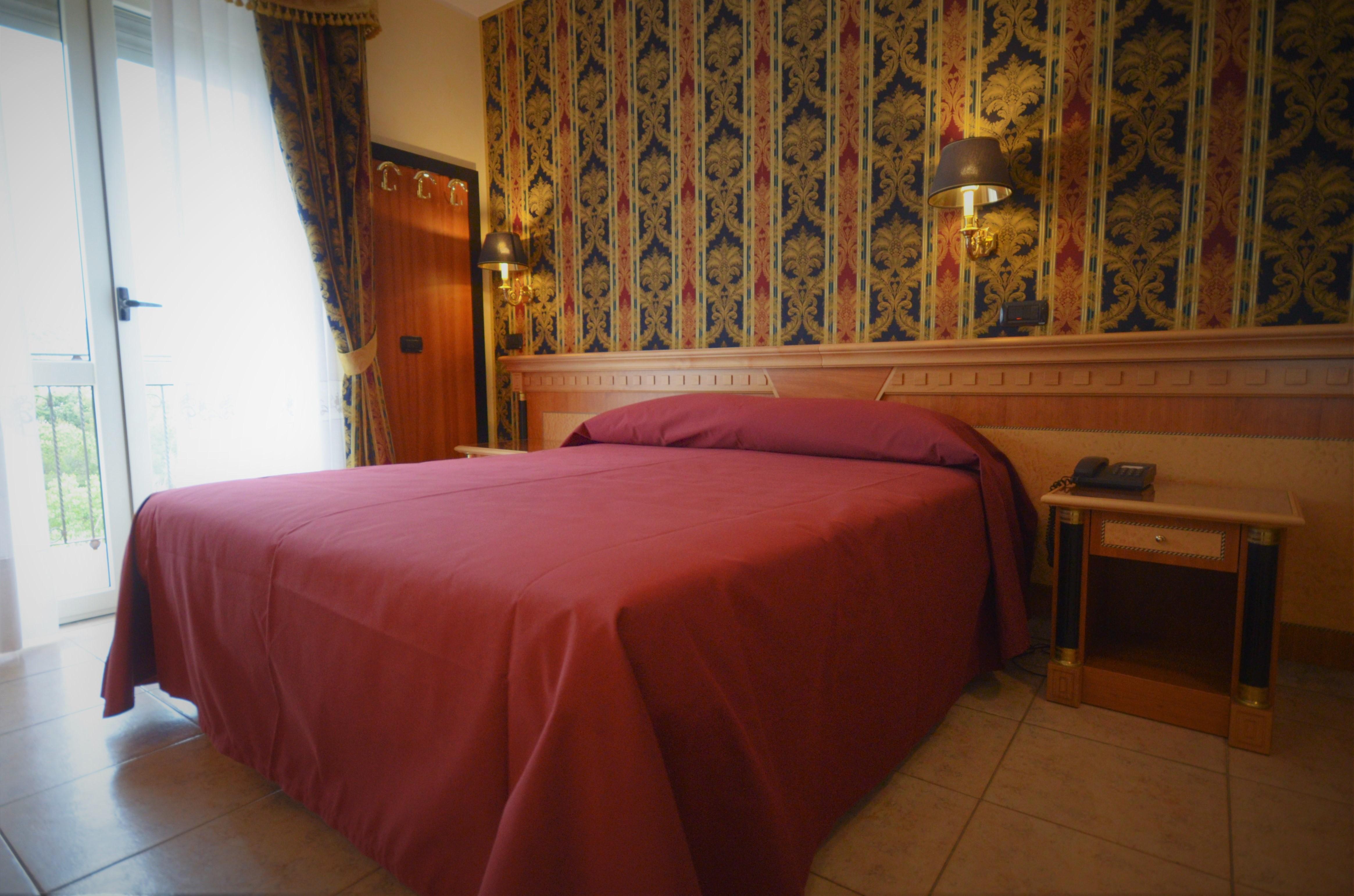 San Giovanni Rotondo Palace - Alihotels Bagian luar foto