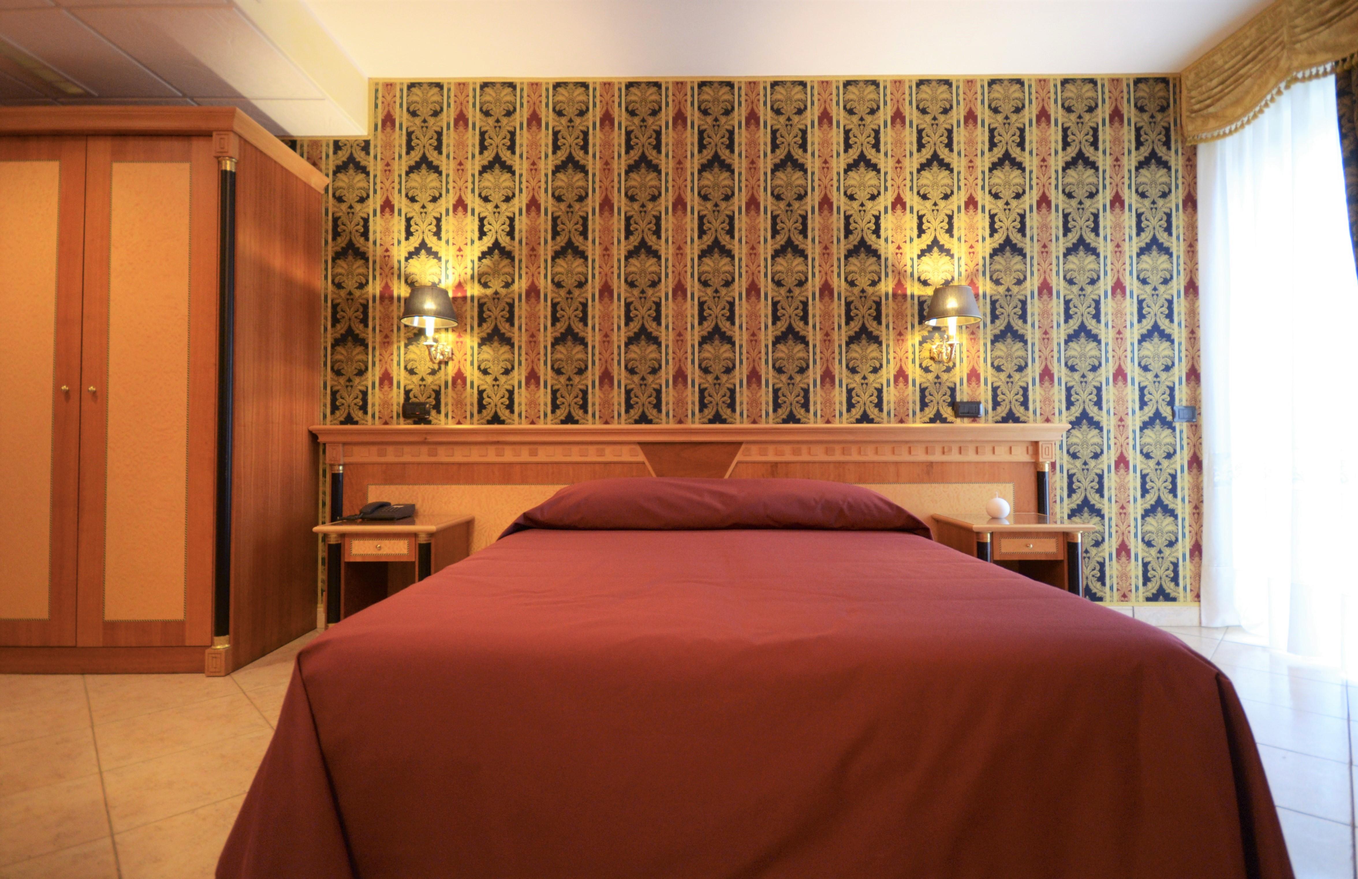 San Giovanni Rotondo Palace - Alihotels Bagian luar foto