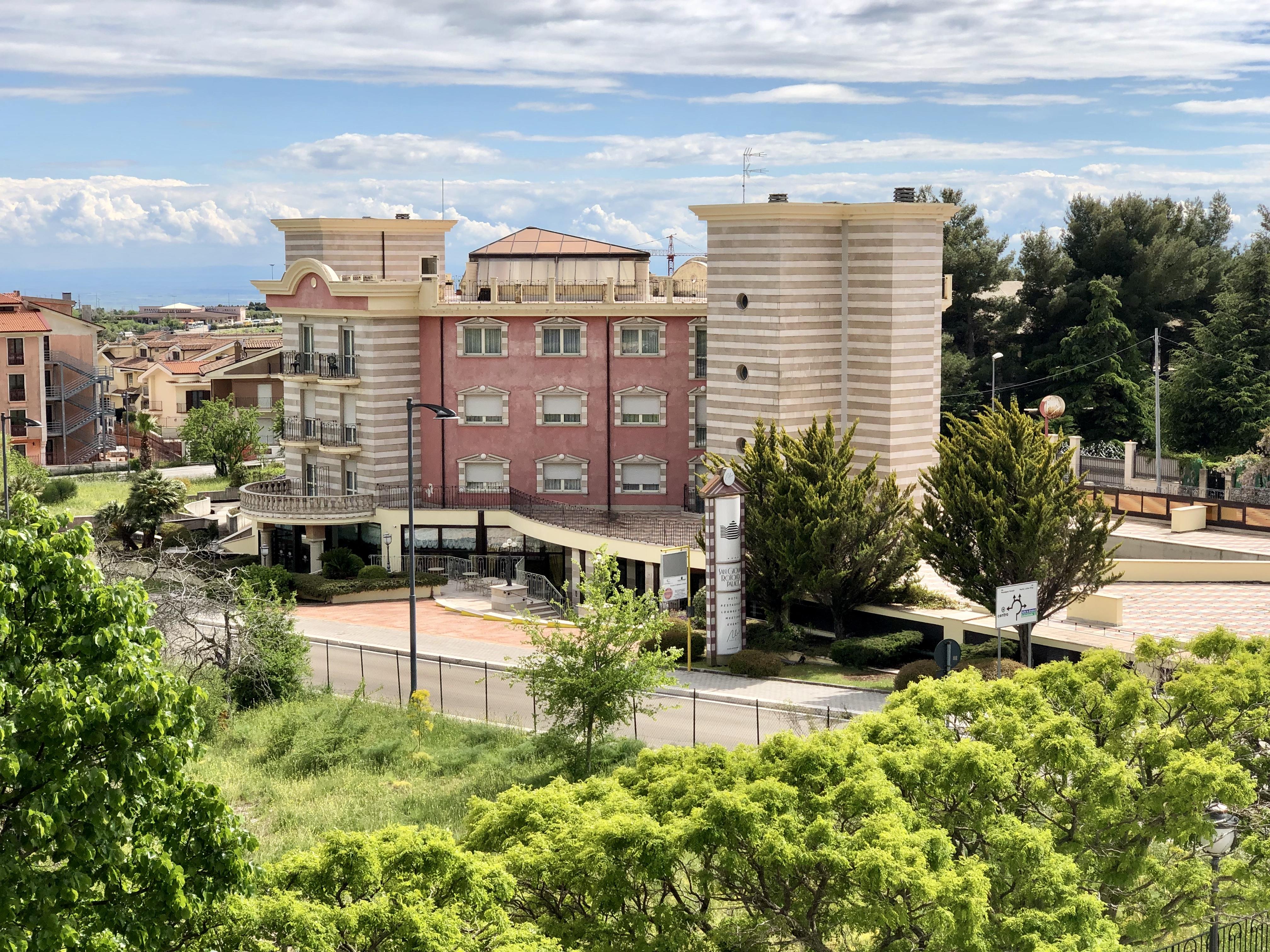 San Giovanni Rotondo Palace - Alihotels Bagian luar foto