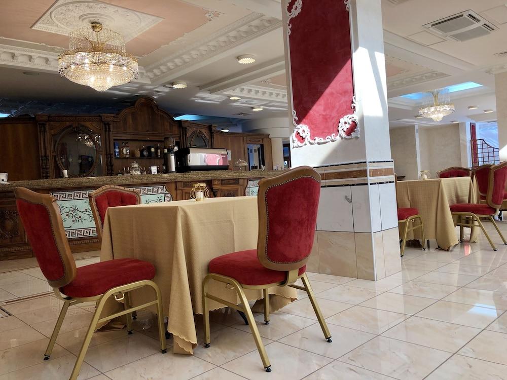 San Giovanni Rotondo Palace - Alihotels Bagian luar foto