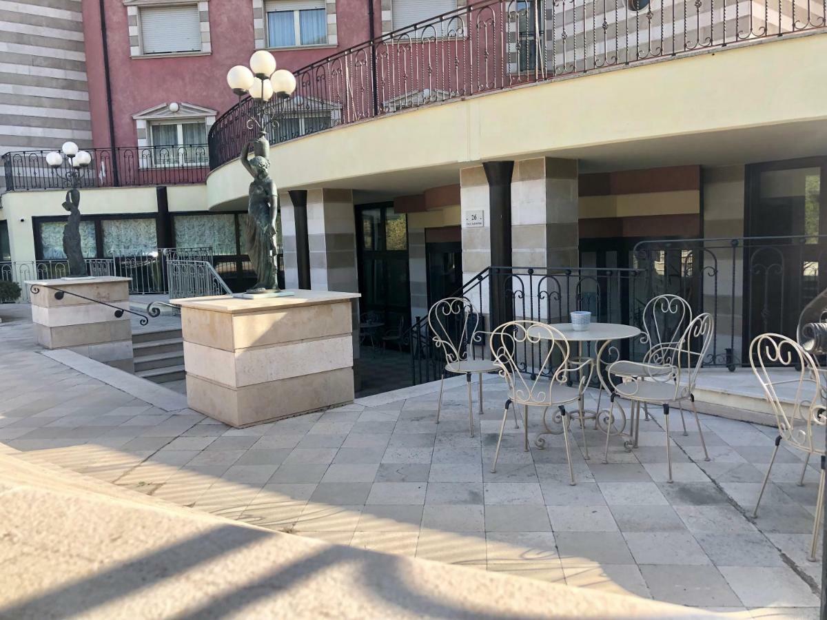 San Giovanni Rotondo Palace - Alihotels Bagian luar foto