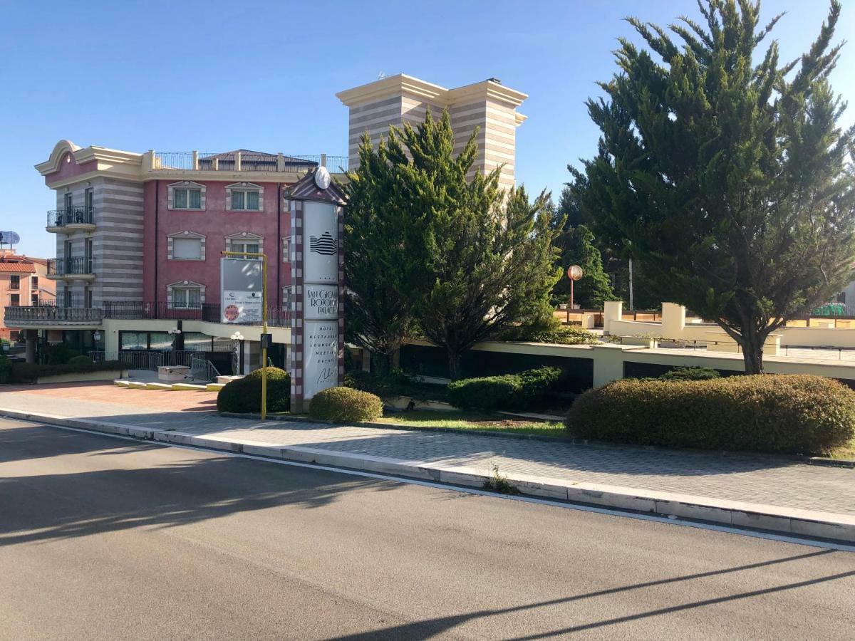 San Giovanni Rotondo Palace - Alihotels Bagian luar foto