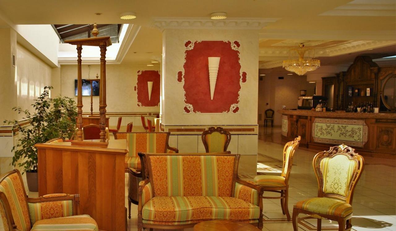 San Giovanni Rotondo Palace - Alihotels Bagian luar foto